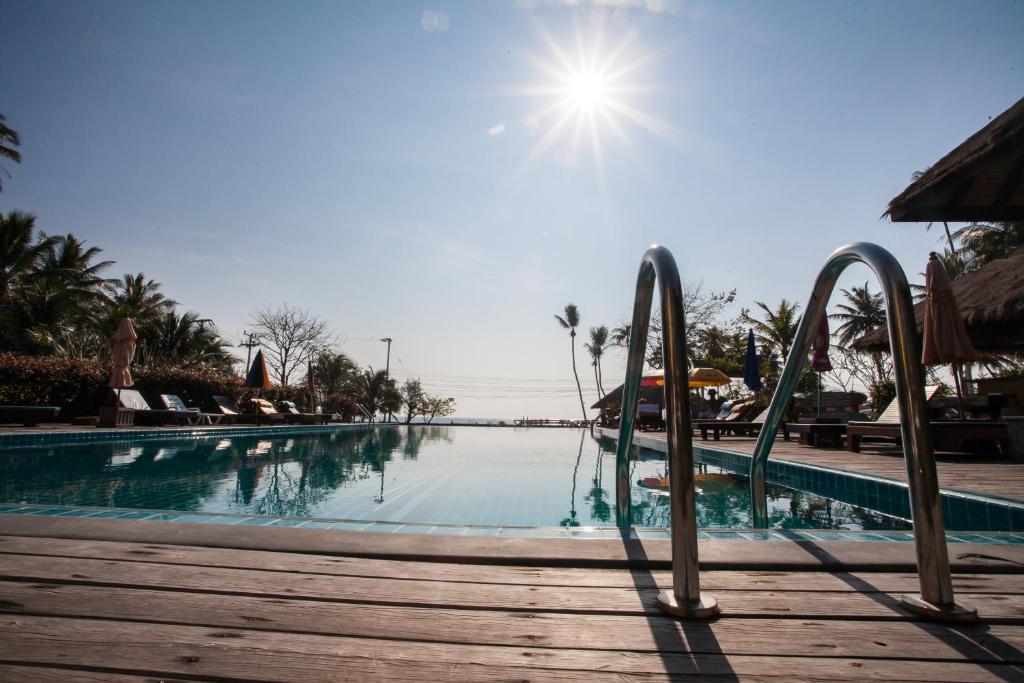 Nana Beach Hotel & Resort Pathiu Eksteriør bilde